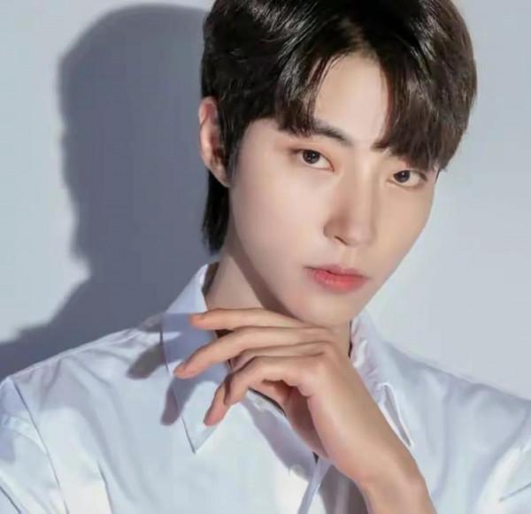 韓國童顏愛豆，男愛豆比王一博更可，女愛豆比趙露思更嫩