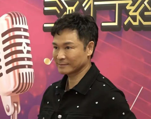 浮腫僵硬、面部扭曲!這8位動臉的男明星,堪稱“災難現場” 浮腫僵硬、面部扭曲!這8位動臉的男明星,堪稱“災難現場”