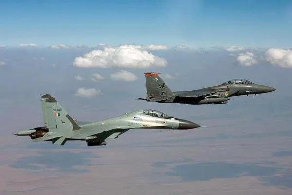 俄羅斯空軍真的比美國空軍落後嗎? 俄羅斯空軍真的比美國空軍落後嗎?