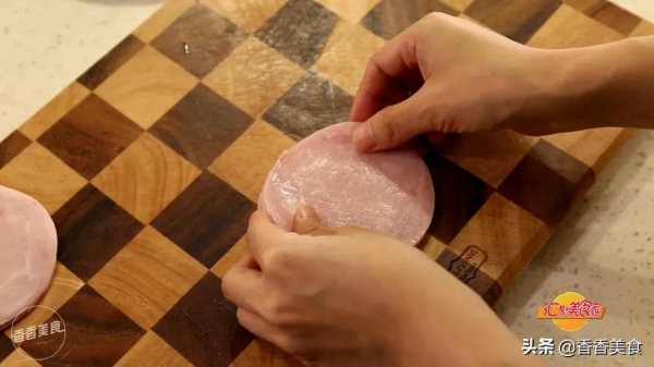 每天一個偷懶小技巧，簡單兩步就能搞定炸肉排