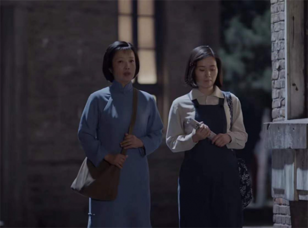 她57歲從軍，60歲入獄，女婿不僅當了國家總理，女兒也是正國級