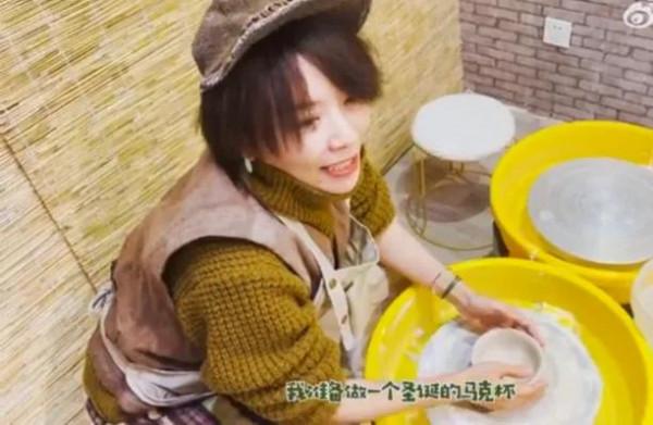 黃雅莉自制聖誕杯,跟男友恩愛16年結婚,熱愛生活的女人最美 黃雅莉自制聖誕杯,跟男友恩愛16年結婚,熱愛生活的女人最美