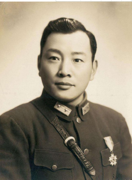 被俘後，國軍司令一臉傲慢：陳賡呢？怎麼不來見老師