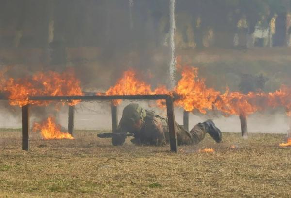 雪花紛飛天，正是練兵時，帶你體驗“沉浸式”冬訓