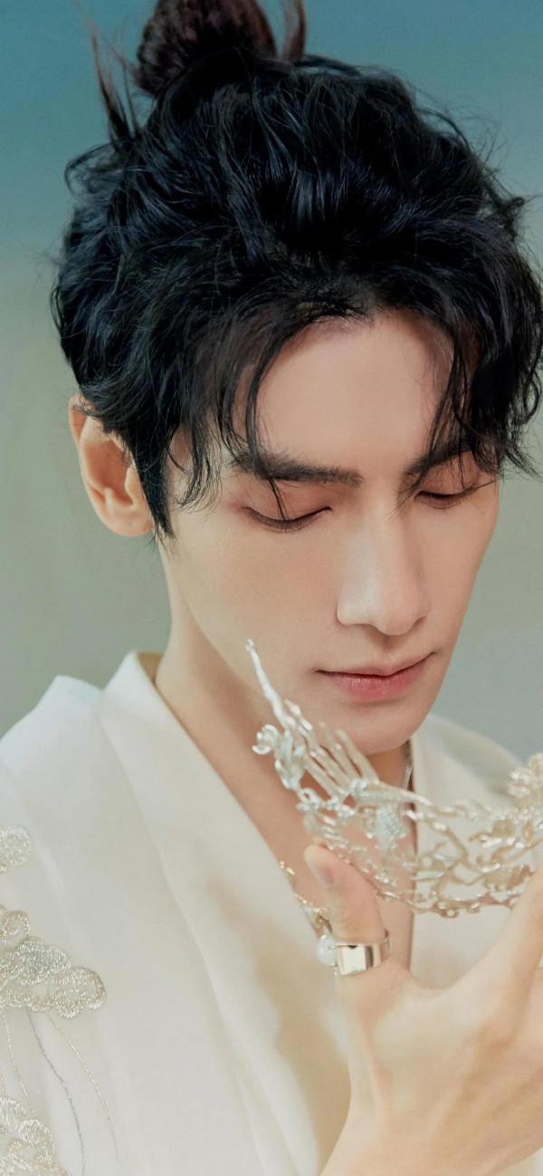 羅雲熙明星桌布：你的眼神在溫柔些，月亮會融化，我也會