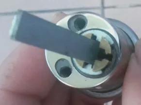 774型黑色門鎖的內部構造（774-A型雙保險黑色單舌門鎖，三）