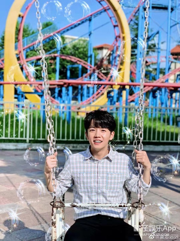 還記得《香蜜沉沉燼如霜》的月下仙人嗎？生活中的他長這樣？