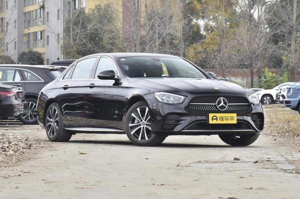 賓士E級PHEV，軸距3079mm，搭載2.0T+9AT，內飾討喜，造型帥氣