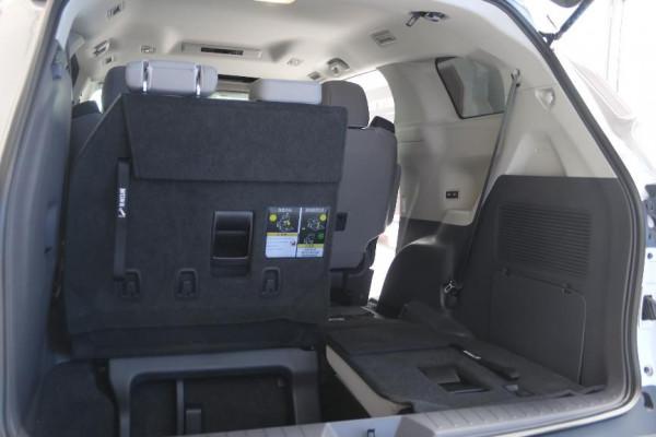 【到店實拍】外形激進，空間優秀，全系2.5L混動，豐田賽那實拍