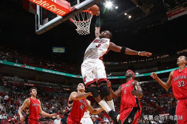 09年韋德場均30.2分,為何MVP只排第三,前二是哪兩位? 09年韋德場均30.2分,為何MVP只排第三,前二是哪兩位?