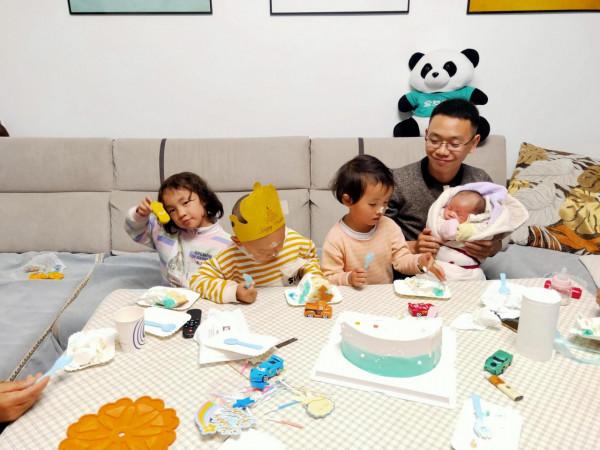 大寶三歲啦!生日快樂 大寶三歲啦!生日快樂