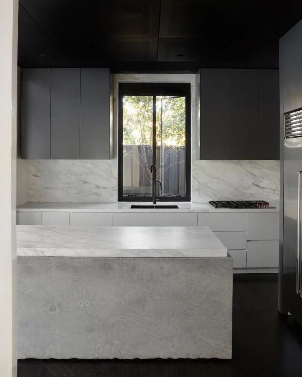 中性灰調中的一抹暖意 / Fiona Lynch 中性灰調中的一抹暖意 / Fiona Lynch