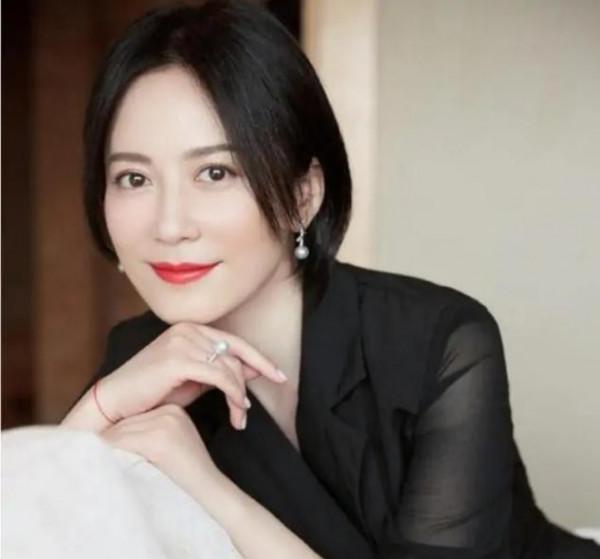 要錢有錢，要貌有貌，這6位大齡女星，結個婚咋就這麼難呢？