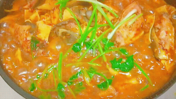 寒冷的冬天，做一份這樣的暖身菜，營養美味，女兒開心，媽媽滿足