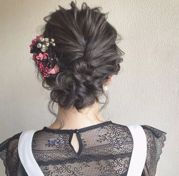 日系空氣感扎發，充滿少女氣質