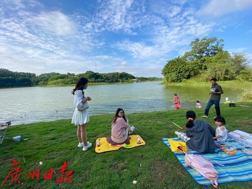 暖陽好時節，秋遊正當時