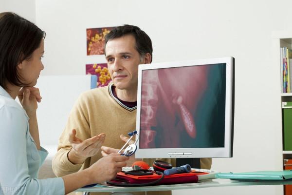 25歲小夥膽結石反覆發作，又害怕做手術，究竟該如何治療？