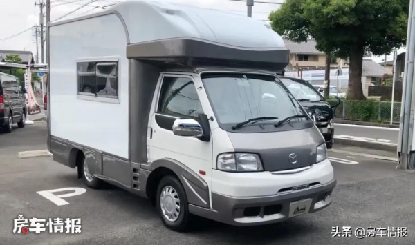 帶四驅的馬自達房車，配1.8T動力自動擋，佈局巧妙能滿足5人睡覺