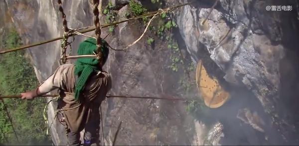 14歲少年爬100米懸崖採蜂蜜,給3個弟妹賺學費!紀錄片 14歲少年爬100米懸崖採蜂蜜,給3個弟妹賺學費!紀錄片