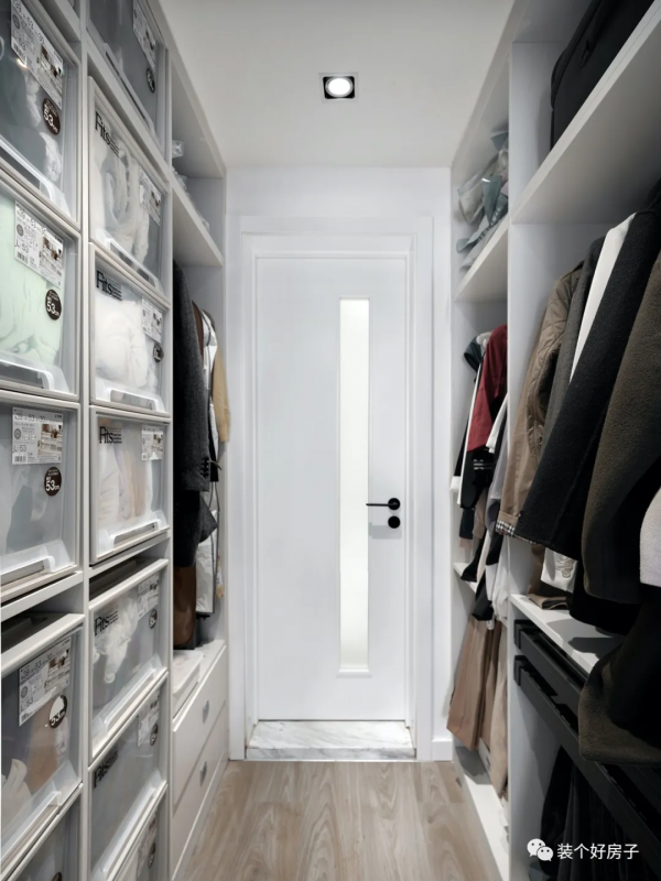 北京夫妻花70W打造130㎡極簡家：憑空造衣帽間+主衛+獨立書房，牛