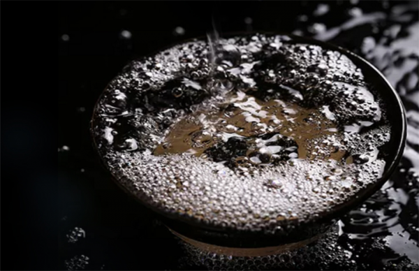 商超這2款白酒，分明是價低好喝的糧食酒，卻因包裝吃“閉門羹”