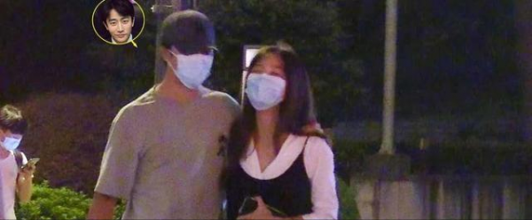 黃軒帶女友與長輩聚餐,女方禮數周到氣質出眾,現場像辦喜事一樣 黃軒帶女友與長輩聚餐,女方禮數周到氣質出眾,現場像辦喜事一樣