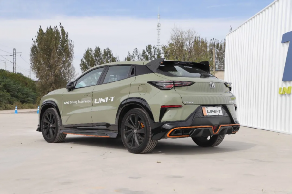 15萬落地，都有爆款潛質，設計感超強，90%的人都會猶豫不決