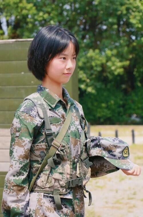 點選超8000萬！軍校小姐姐太帥了