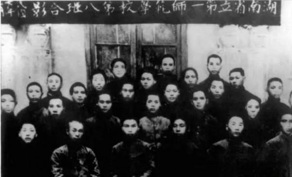 1950年,毛主席得知曾要開除他的校長窮困潦倒,派人送去1200斤米 1950年,毛主席得知曾要開除他的校長窮困潦倒,派人送去1200斤米