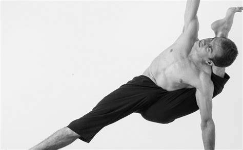 阿斯坦加瑜伽第三系列都有哪些高階體式？高階序列A的神聖穩定性