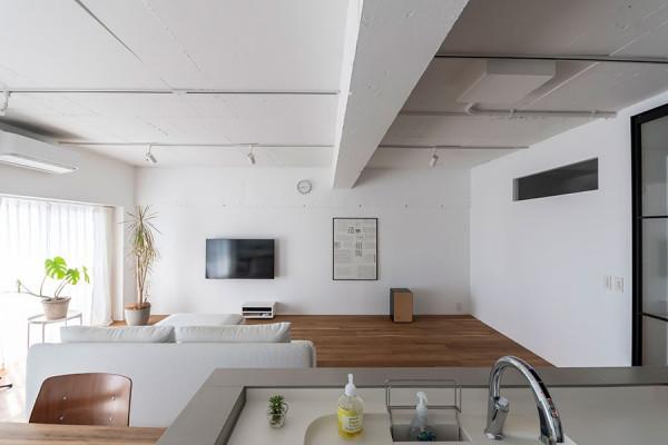 90後小夫妻,為了省錢135㎡簡單裝修,空曠舒適看起來更乾淨 90後小夫妻,為了省錢135㎡簡單裝修,空曠舒適看起來更乾淨