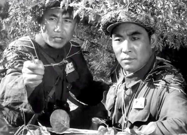 他是《打擊侵略者》副團長崔凱、《東進序曲》團長鄧斌，還記得嗎