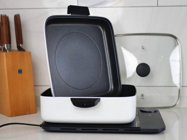 小米做出市面上最薄的電磁爐?厚度只有 2 釐米,還可以教人做菜 小米做出市面上最薄的電磁爐?厚度只有 2 釐米,還可以教人做菜