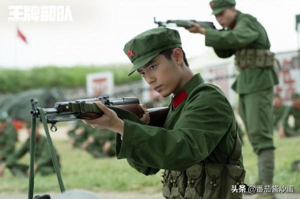 《王牌部隊》高幹子弟顧一野，人設有新意，肖戰和老戲骨出演父子