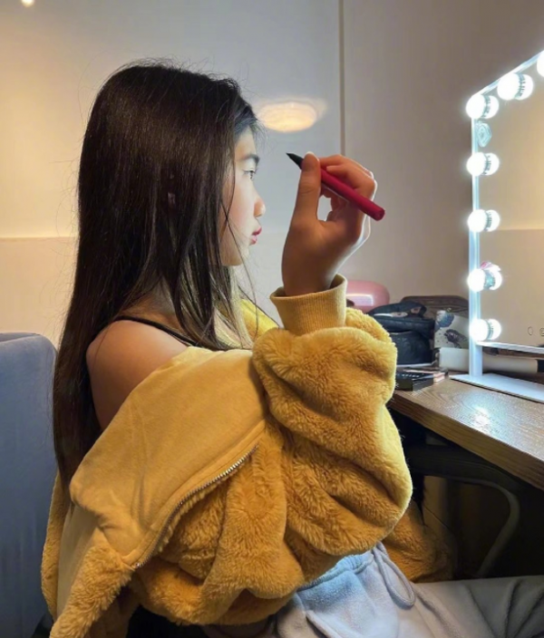 星二代虎年變化大：多多妝太濃、曹格女兒變辣妹，甜馨越長越像媽