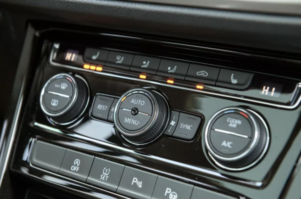 里程沒破萬，車價省4萬！二手準新頂配7座大眾途安L