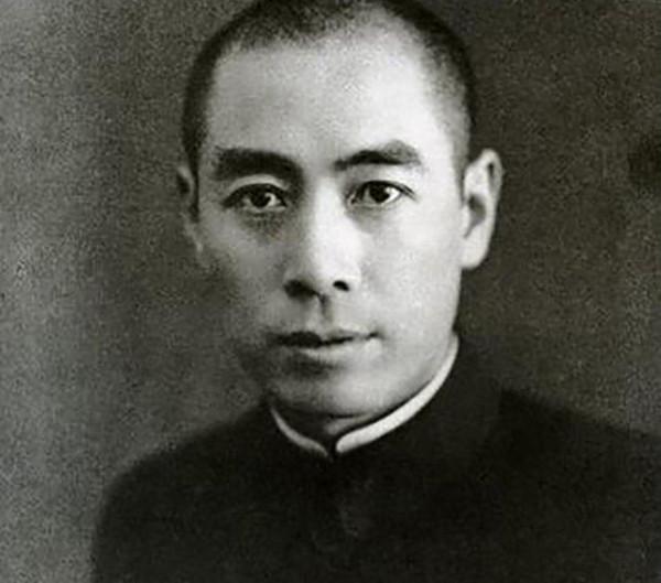 1937年周總理在延安遇襲，10餘名警衛壯烈犧牲，幕後主謀究竟是誰