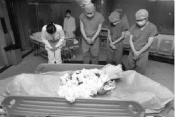 著名主持人魏笑：新婚24小時離世，丈夫至今未娶，父親仍在懷念她