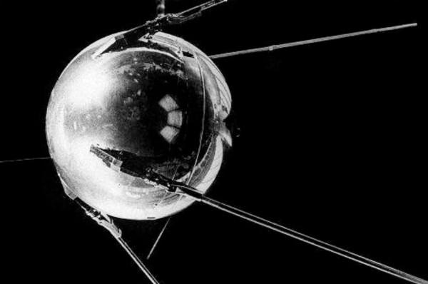 1958年蘇聯衛星脫軌,預計墜落中國東北,錢學森用手心算出落點 1958年蘇聯衛星脫軌,預計墜落中國東北,錢學森用手心算出落點