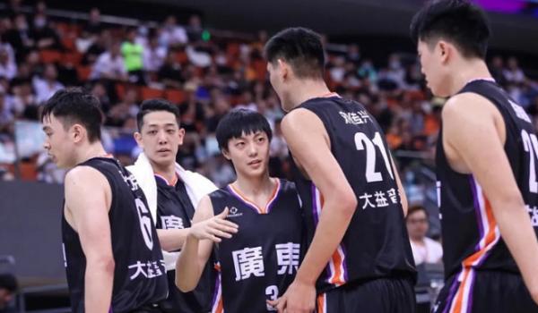 巔峰對決!廣東遼寧會師金牌戰,郭艾倫大戰趙睿,楊鳴鬥法杜鋒 巔峰對決!廣東遼寧會師金牌戰,郭艾倫大戰趙睿,楊鳴鬥法杜鋒