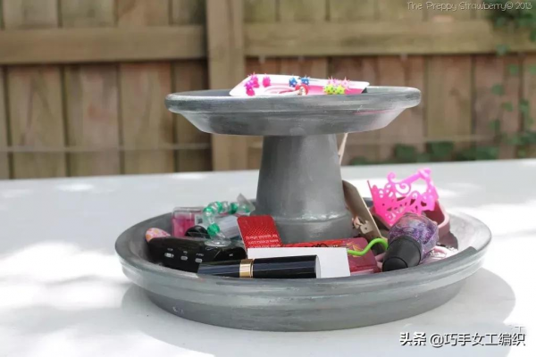 把廢舊的盤子碟子用這個方法摞起來，沒想到收納太強大了