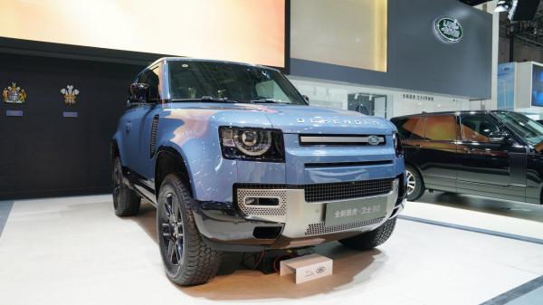 路虎衛士全新升級！90混動車型科技與豪華並存，最大功率400馬力