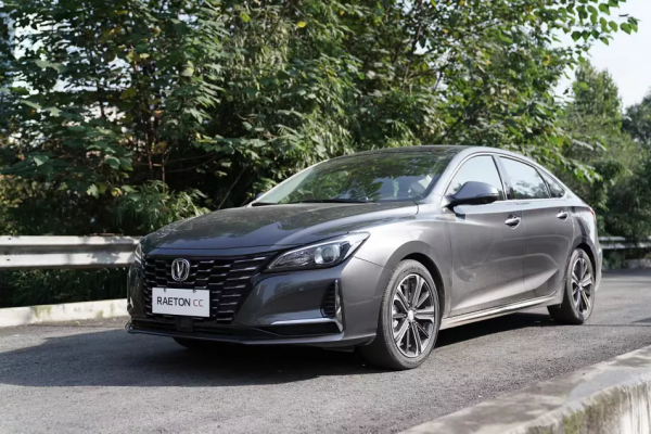 十萬出頭，比軒逸舒服，比思域更兇，銳程CC憑什麼不能是首選？