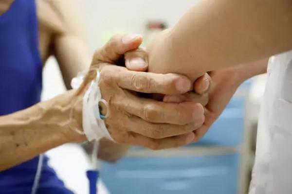 癌症患者可以選擇中醫治療嗎？聽聽專家怎麼回答