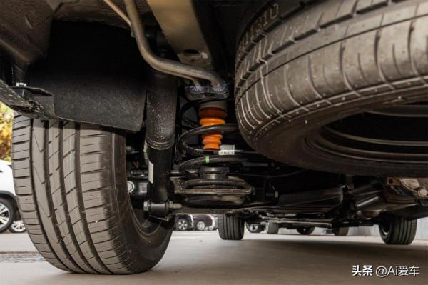 比別克GL8空間大牌面大,車價便宜的豪華大商務車,實拍賓士威霆 比別克GL8空間大牌面大,車價便宜的豪華大商務車,實拍賓士威霆