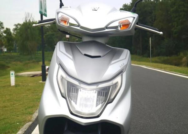 7980元起售,豪爵套娃踏板UCR100:油耗2升,配CBS,適合通勤代步 7980元起售,豪爵套娃踏板UCR100:油耗2升,配CBS,適合通勤代步