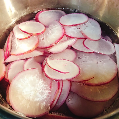 第一次嘗試酸甜紅皮蘿蔔，沒想到這麼好吃