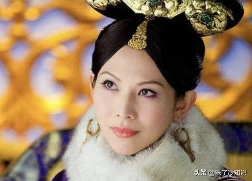 當關之琳“撞上”蔡少芬，才知美人之間，也有難以跨越的鴻溝