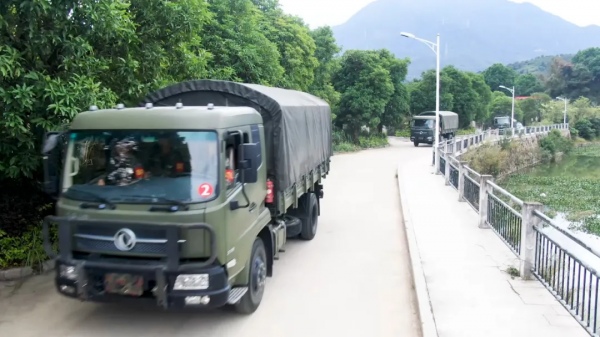 從這裡走向戰場!福建省軍區新兵連組織戰備行動演練 從這裡走向戰場!福建省軍區新兵連組織戰備行動演練