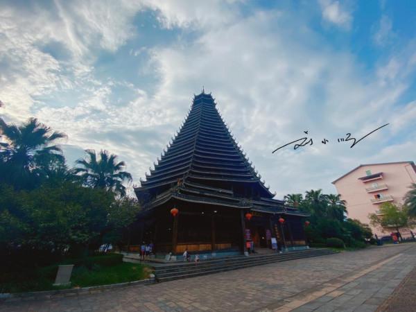 廣西三江的著名地標建築,造型非常奇特,被稱為“世界第一鼓樓” 廣西三江的著名地標建築,造型非常奇特,被稱為“世界第一鼓樓”